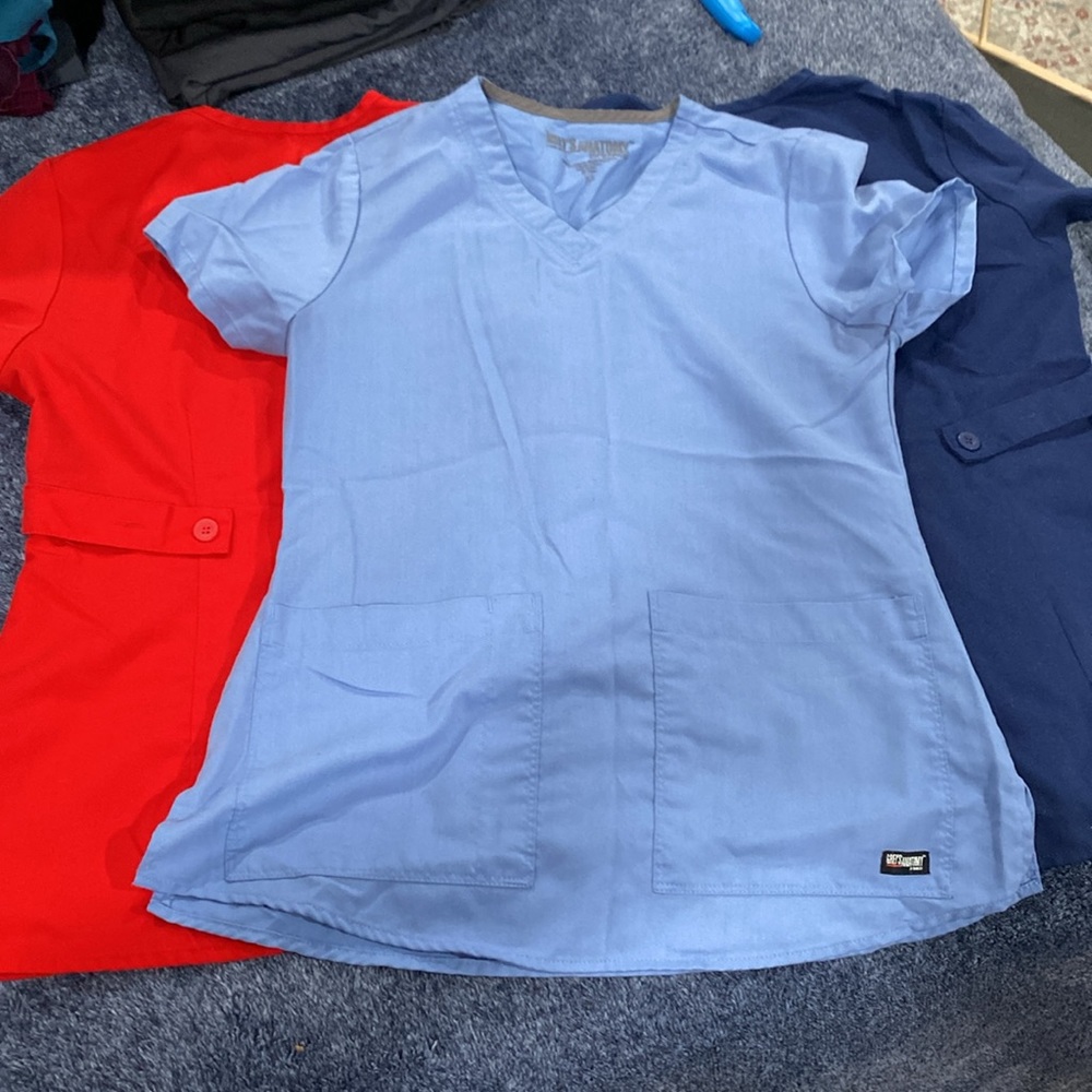 3 greys anatomy scrub tops